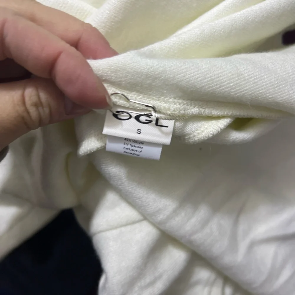 OGL Cashsoft Long-Sleeve Off-The-Shoulder Brami Flounce Dress - Picture 4 of 6